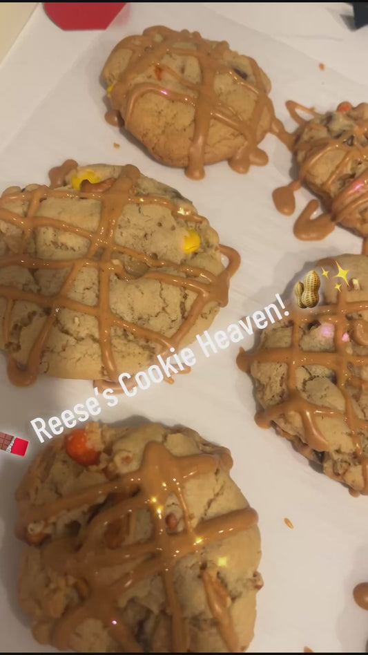 🥜 Peanut Butter Pretzel Reese’s Cookies 🍪
